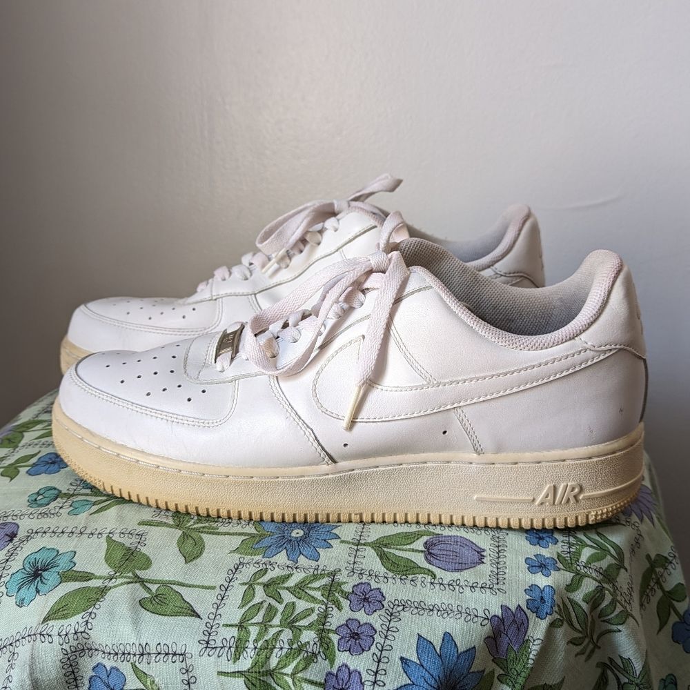White Nike Air Force 1 Sneakers Size 11.5